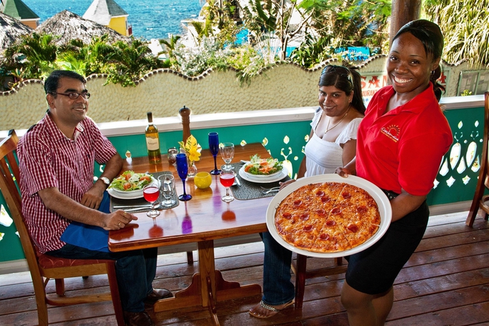 Imagen del bar/restaurante del Hotel Samsara Resort. Foto 4