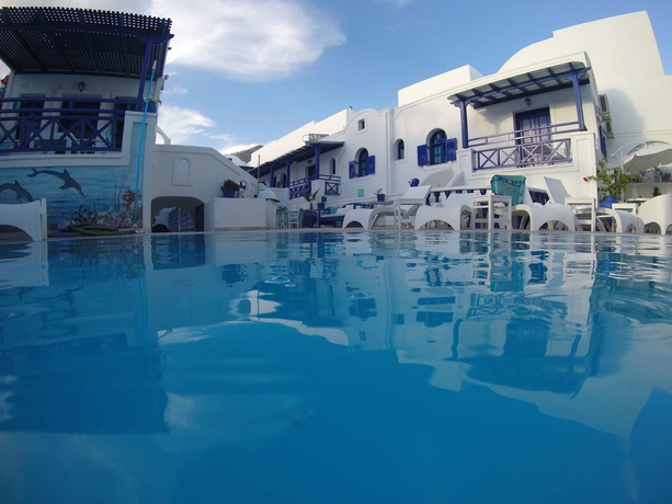Imagen de la piscina del Hotel Samson's Village. Foto 12