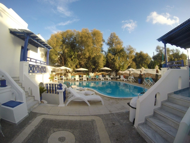 Imagen de la piscina del Hotel Samson's Village. Foto 13