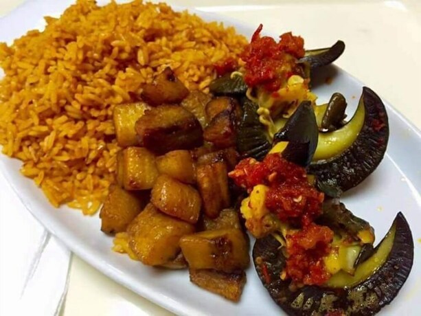 Imagen del bar/restaurante del Hotel Samsy And Suites Benin City. Foto 16