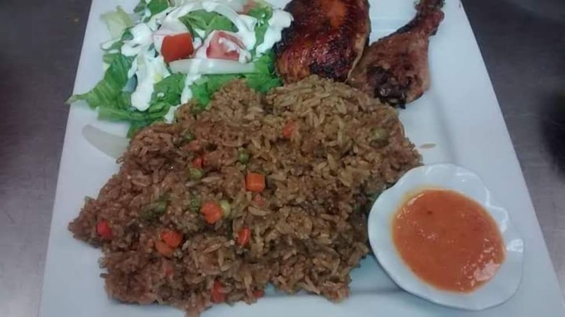 Imagen del bar/restaurante del Hotel Samsy And Suites Benin City. Foto 17