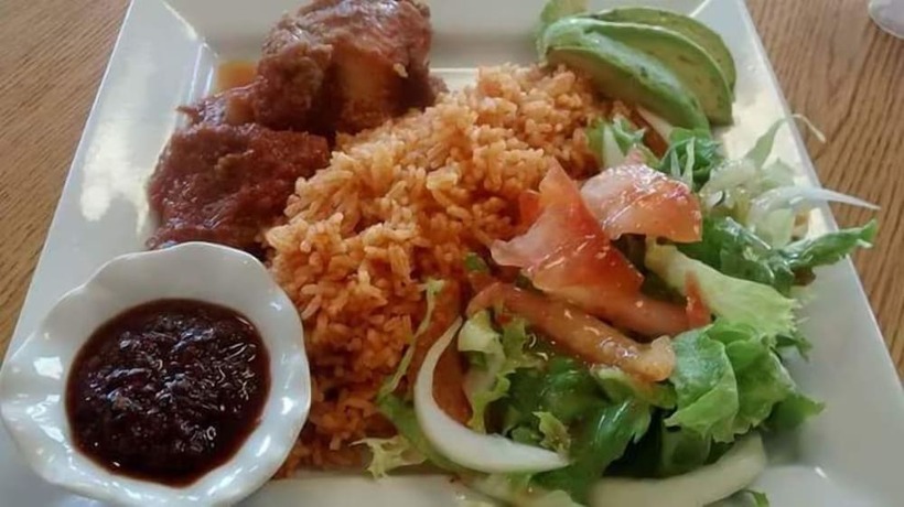 Imagen del bar/restaurante del Hotel Samsy And Suites Benin City. Foto 18