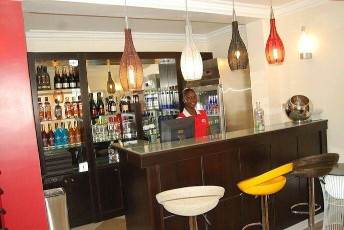 Imagen general del Hotel Samsy And Suites Benin City. Foto 2