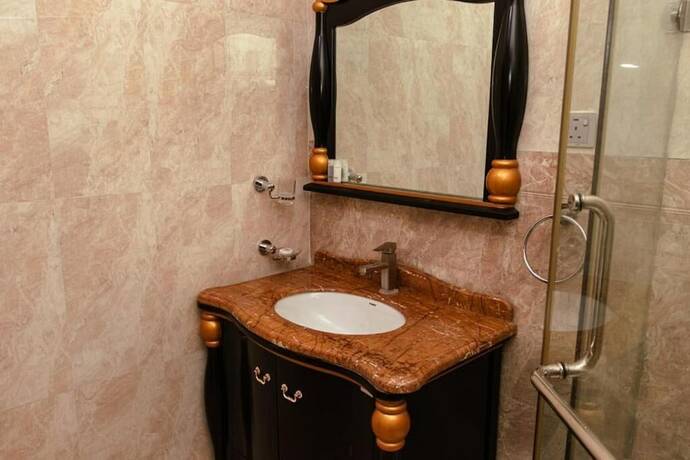 Imagen general del Hotel Samsy And Suites Benin City. Foto 6