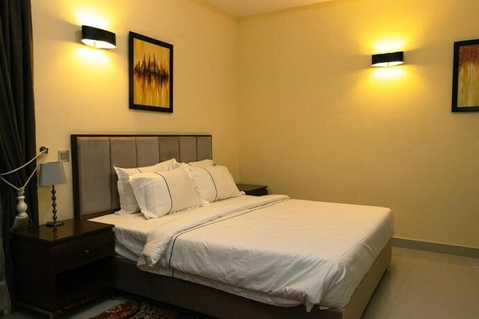 Imagen de la habitación del Hotel Samsy And Suites Benin City. Foto 27