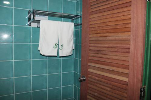 Imagen de la habitación del Hotel Samui Green. Foto 2