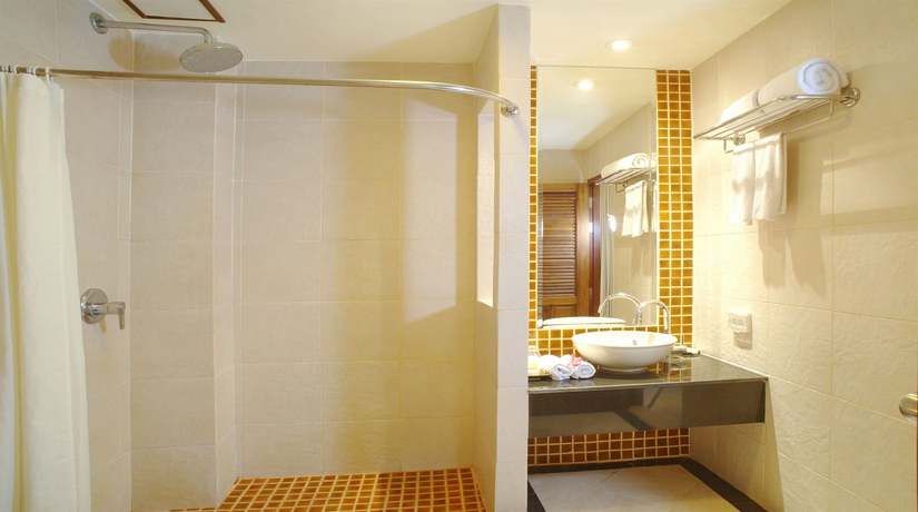Imagen de la habitación del Hotel Samui Sense Beach Resort. Foto 9