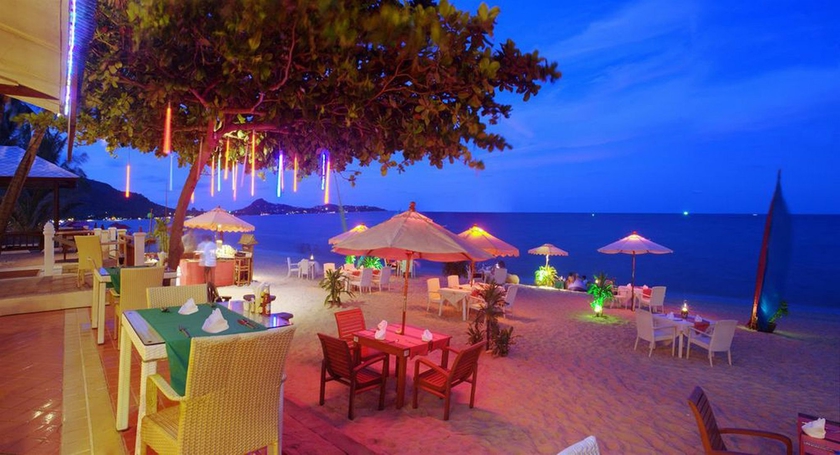 Imagen del bar/restaurante del Hotel Samui Sense Beach Resort. Foto 4