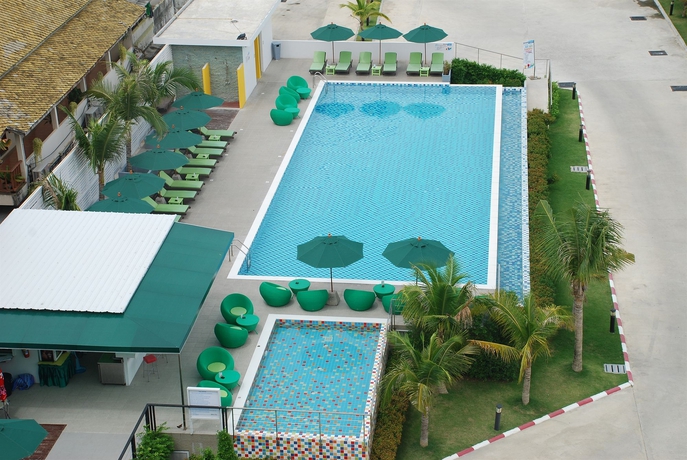 Imagen de la piscina del Hotel Samui Verticolor. Foto 16