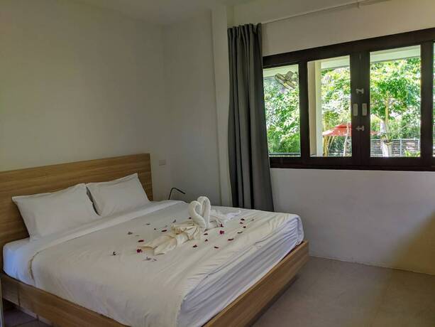 Imagen de la habitación del Hotel Samutra Residences. Foto 20