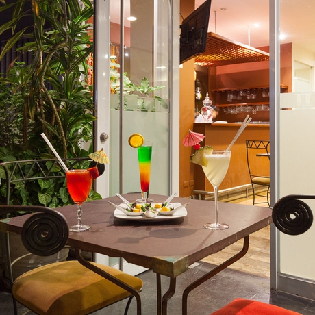 Imagen del bar/restaurante del Hotel San Agustin Exclusive. Foto 5