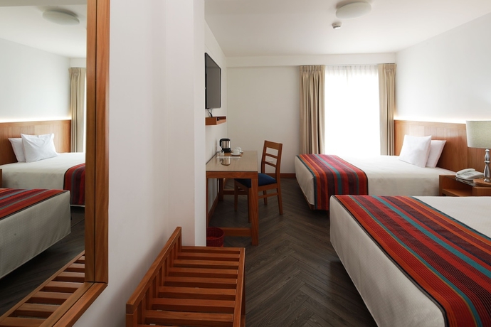 Imagen de la habitación del Hotel San Agustin Posada Del Monasterio. Foto 13