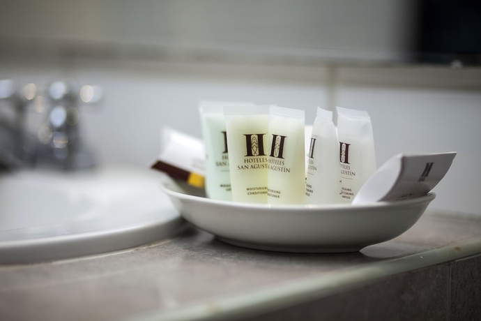 Imagen de la habitación del Hotel San Agustin Posada Del Monasterio. Foto 15