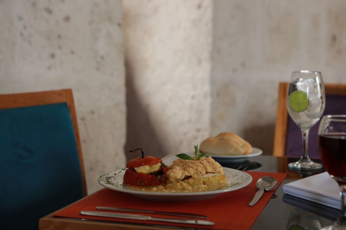 Imagen del bar/restaurante del Hotel San Agustin Posada Del Monasterio. Foto 5