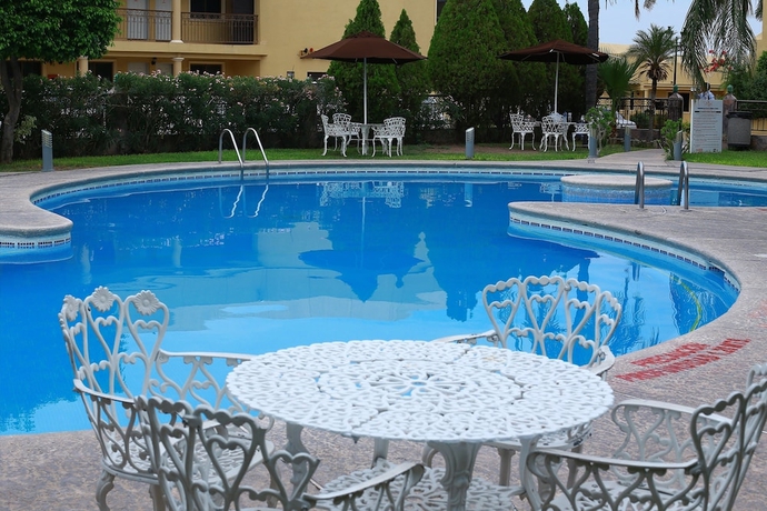 Imagen de la piscina del Hotel San Angel. Foto 16