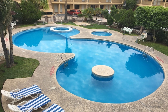 Imagen de la piscina del Hotel San Angel. Foto 19