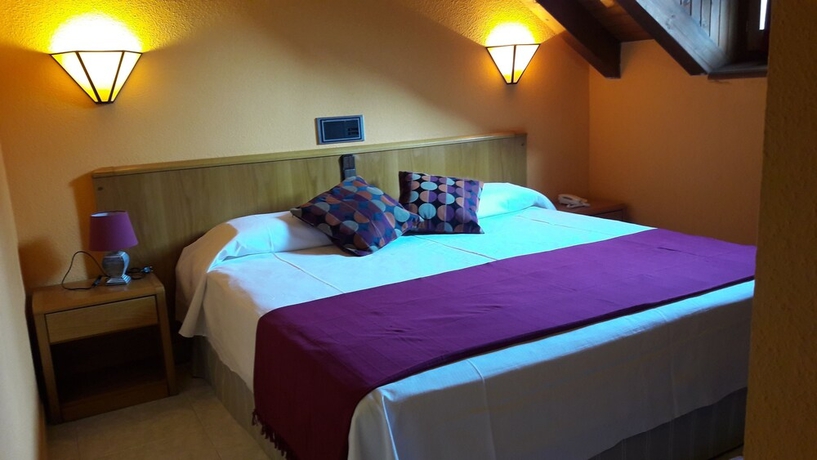 Imagen de la habitación del Hotel San Anton, Benasque. Foto 8