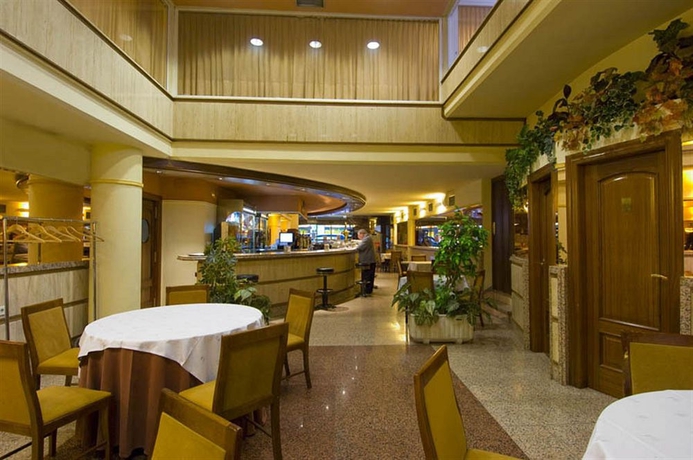 Imagen del bar/restaurante del Hotel San Antonio, Albacete. Foto 1