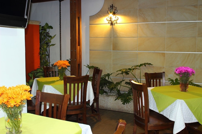 Imagen del bar/restaurante del Hotel San Antonio Boutique. Foto 2