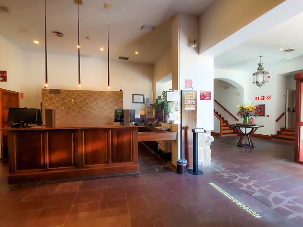 Imagen de los interiores del Hotel San Antonio El Real. Foto 9