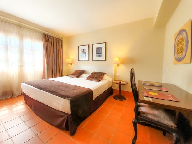 Imagen de la habitación del Hotel San Antonio El Real. Foto 4