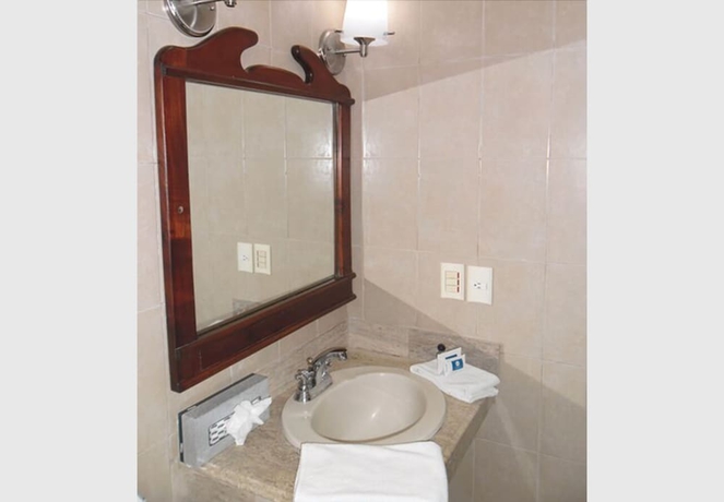 Imagen de la habitación del Hotel San Antonio, Tampico. Foto 15