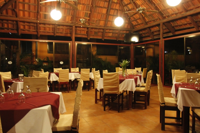 Imagen del bar/restaurante del Hotel San Bada. Foto 1