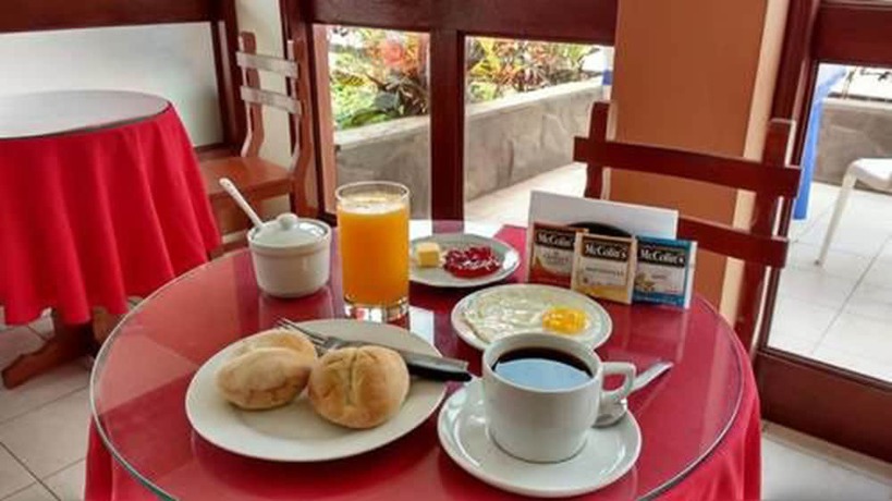 Imagen del bar/restaurante del Hotel San Bartolo Inn. Foto 3