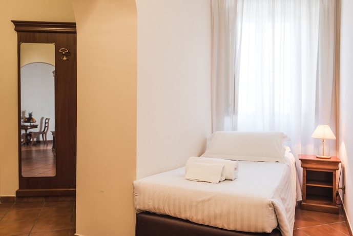 Imagen de la habitación del Hotel San Bernardo. Foto 6