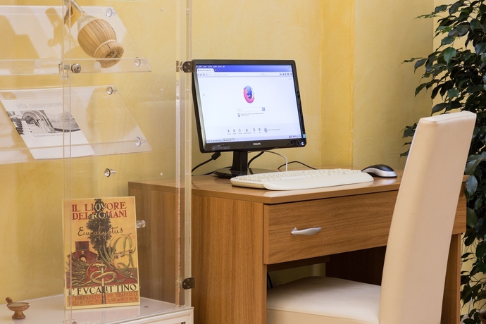 Imagen de los interiores del Hotel San Bernardo. Foto 19