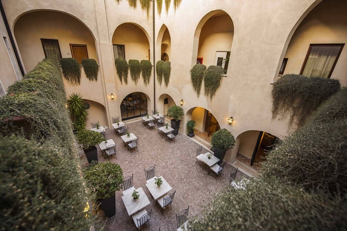 Imagen de los interiores del Hotel San Biagio Relais. Foto 17