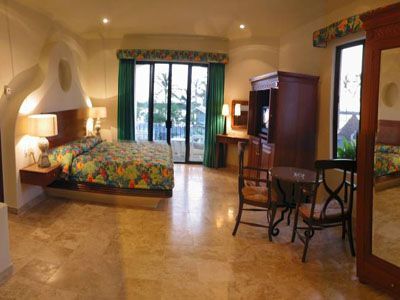 Imagen de la habitación del Hotel San Blas, Constantina. Foto 3