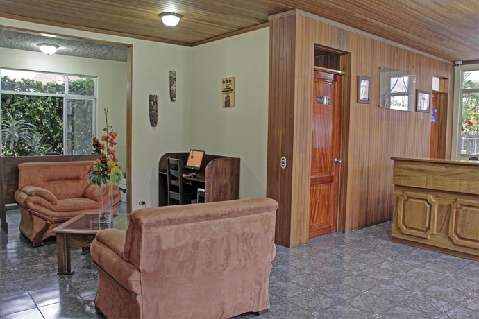 Imagen de los interiores del Hotel San Bosco Inn. Foto 14