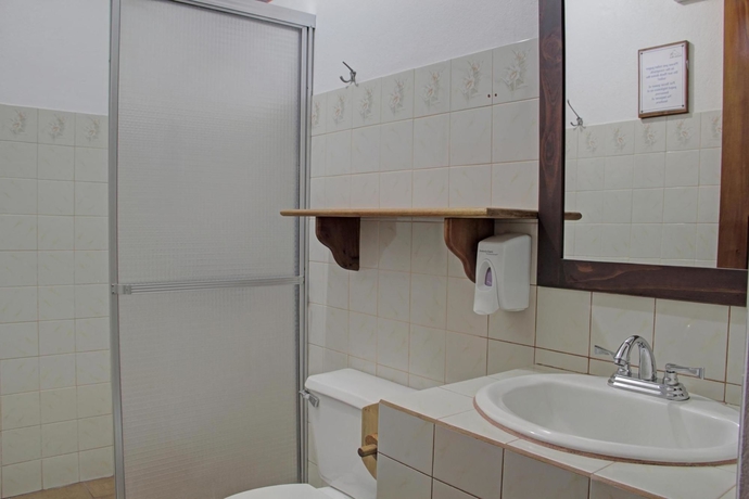 Imagen de la habitación del Hotel San Bosco Inn. Foto 6