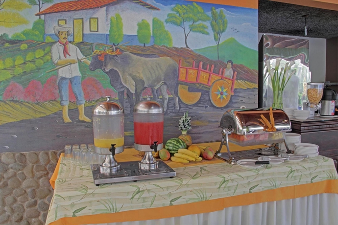 Imagen del bar/restaurante del Hotel San Bosco Inn. Foto 4