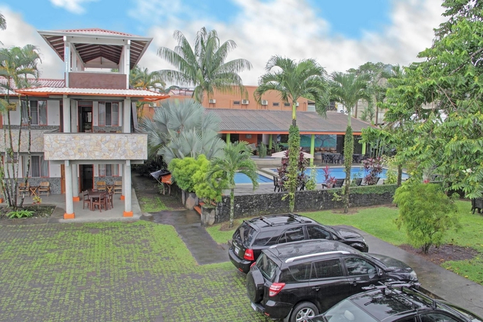 Imagen de los exteriores del Hotel San Bosco Inn. Foto 13