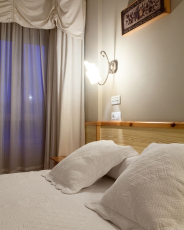 Imagen de la habitación del Hotel San Briz. Foto 11