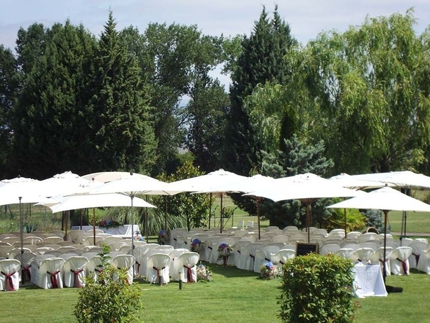 Imagen de los exteriores del Hotel San Camilo. Foto 10