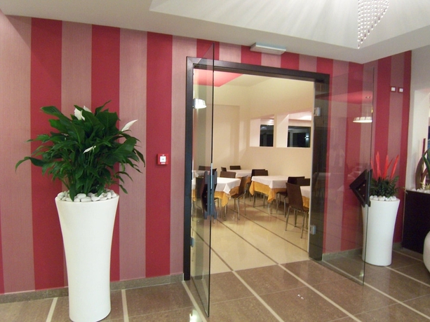 Imagen de los interiores del Hotel San Carlo Cesenatico. Foto 12