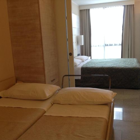 Imagen de la habitación del Hotel San Carlo, Lignano Sabbiadoro. Foto 5