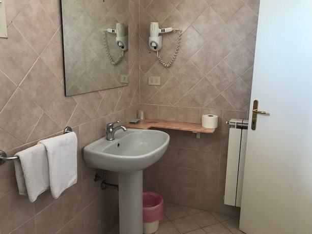 Imagen de la habitación del Hotel San Carlo, Pietrasanta. Foto 6