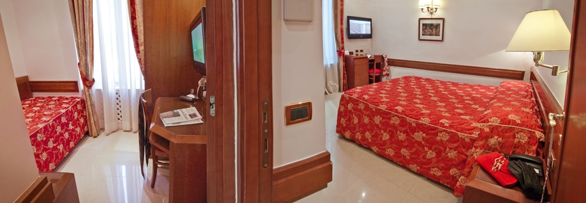 Imagen de la habitación del Hotel San Carlo, Plaza de Espa&ntilde;a. Foto 4