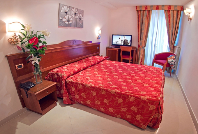 Imagen de la habitación del Hotel San Carlo, Plaza de Espa&ntilde;a. Foto 8