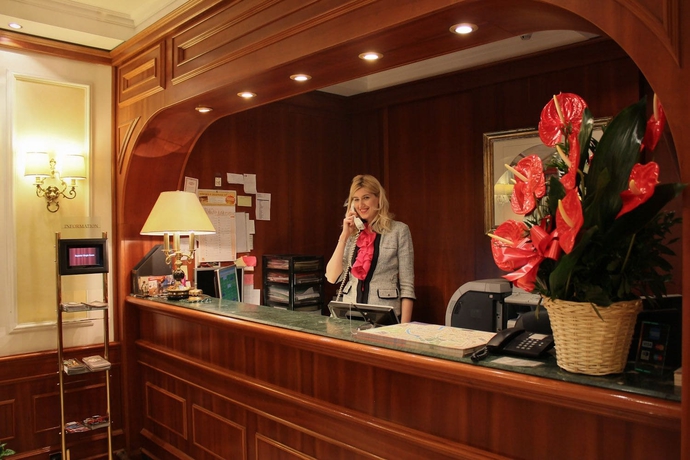 Imagen de los interiores del Hotel San Carlo, Plaza de Espa&ntilde;a. Foto 17