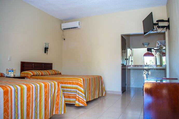 Imagen de la habitación del Hotel San Carlos, Cerro Azul. Foto 12