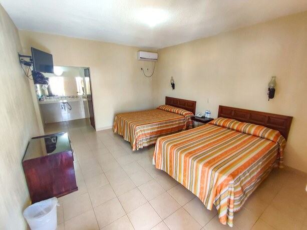 Imagen de la habitación del Hotel San Carlos, Cerro Azul. Foto 14