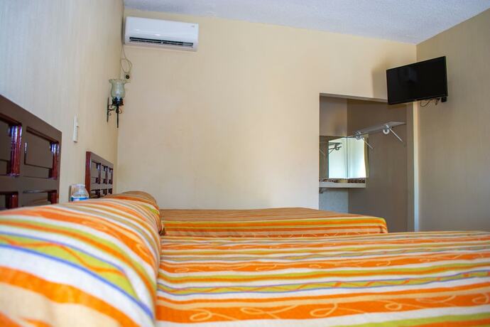 Imagen de la habitación del Hotel San Carlos, Cerro Azul. Foto 18