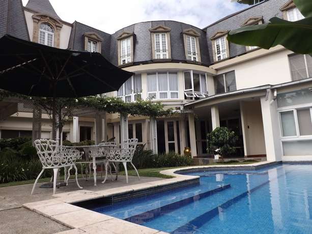 Imagen de la piscina del Hotel San Carlos, Ciudad de Guatemala. Foto 11
