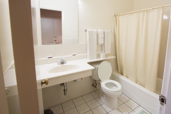 Imagen de la habitación del Hotel San Carlos Inn. Foto 13