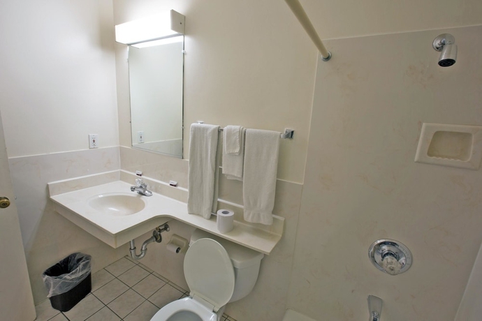 Imagen de la habitación del Hotel San Carlos Inn. Foto 14
